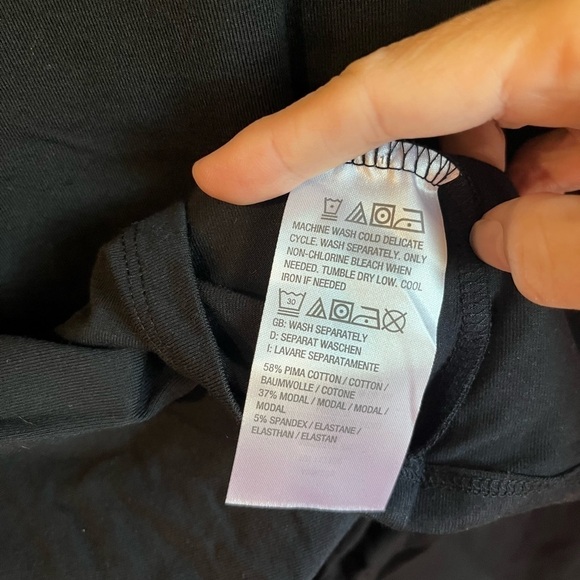 Nwot Belle by Kim Gravel Twist front Tee Black Medium - Picture 6 of 9